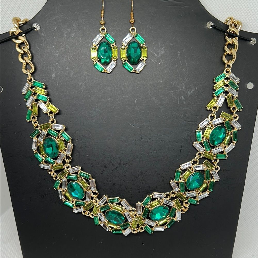 Elegant Green and Gold Jewelry Set 2E